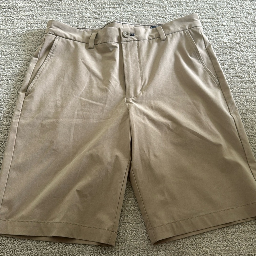 Mens Vineyard Vines breaker short sz 31. Worn once.